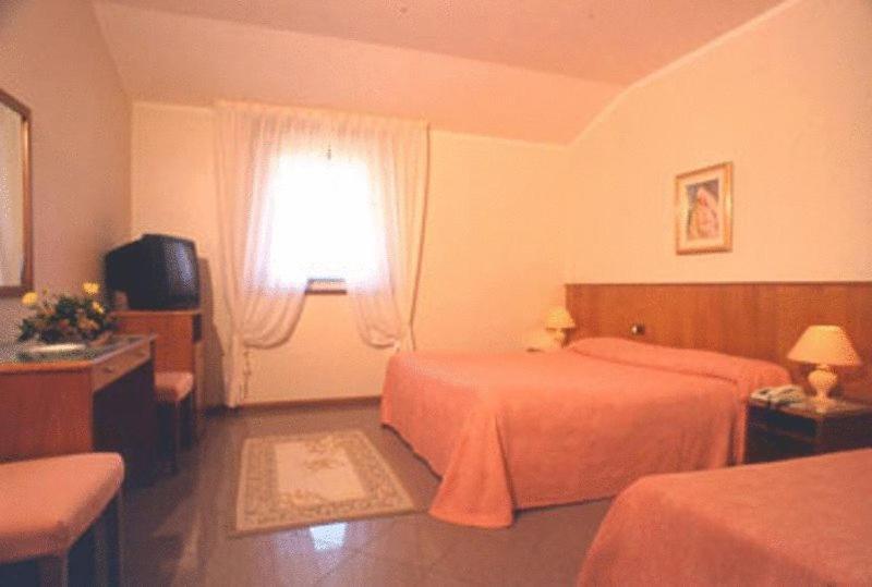 Hotel Willy غيمونا ديل فريولي المظهر الخارجي الصورة